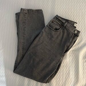 Abercrombie & Fitch - The Ankle Straight Ultra High Rise